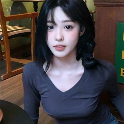 泳池怪诞
